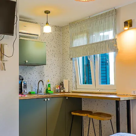 Ljuba Cozy Modern Escape In * Σπλιτ