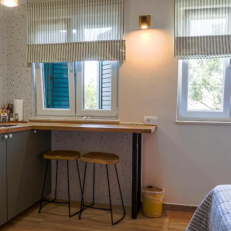 Ljuba Cozy Modern Escape In Lejlighed *