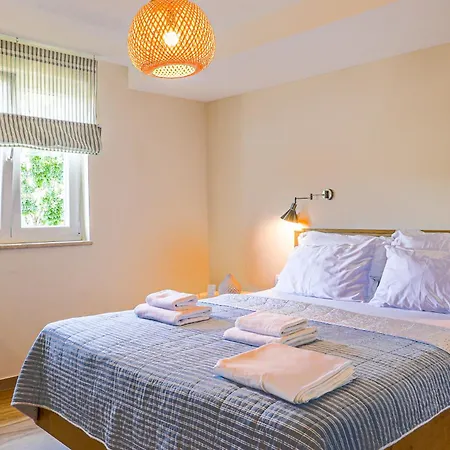 Ljuba Cozy Modern Escape In Διαμέρισμα